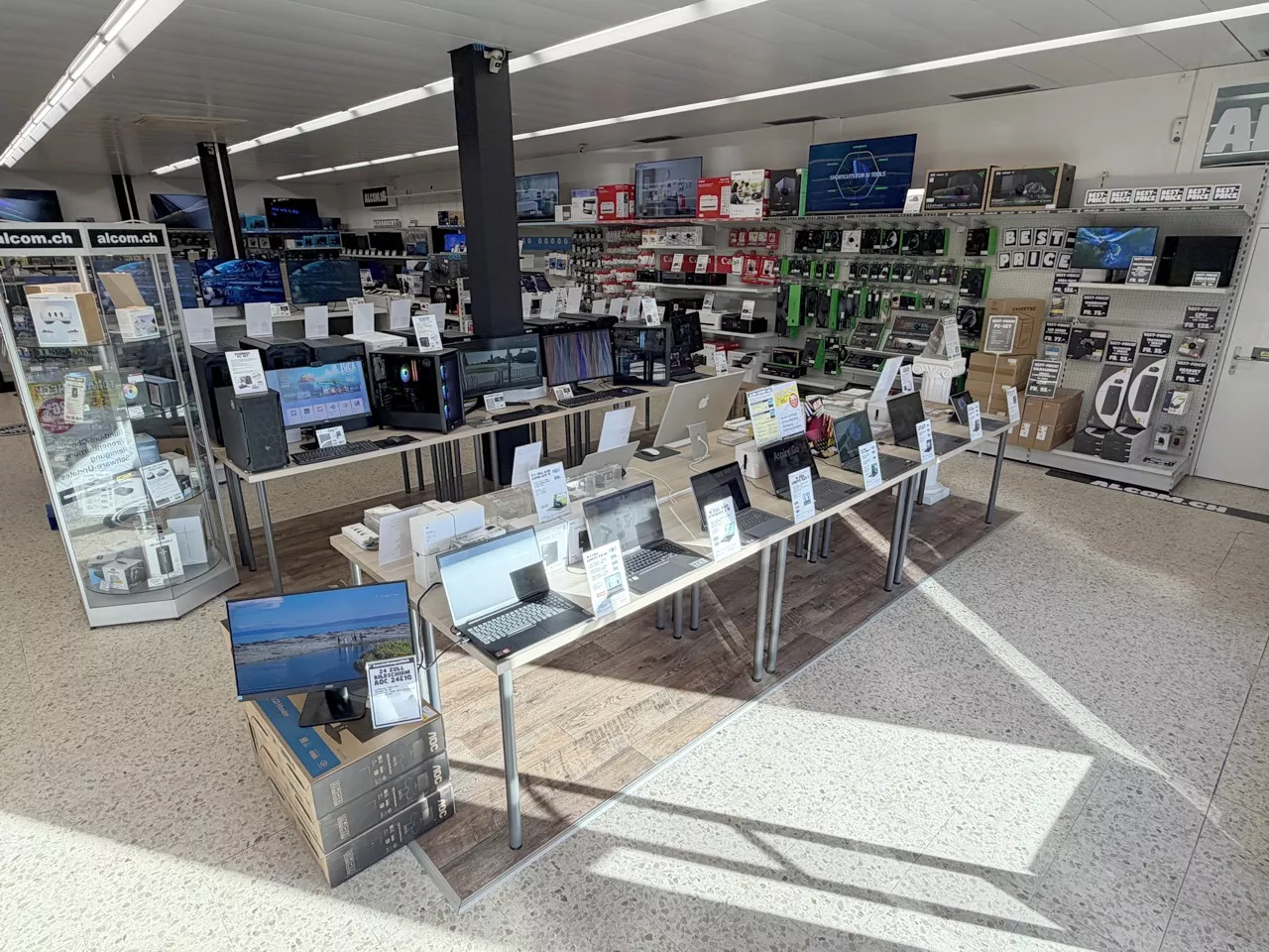 Ladenbilder ALCOM Electronics Lachen